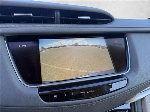 Used 2018 Cadillac XT5 Premium Luxury FWD image 18