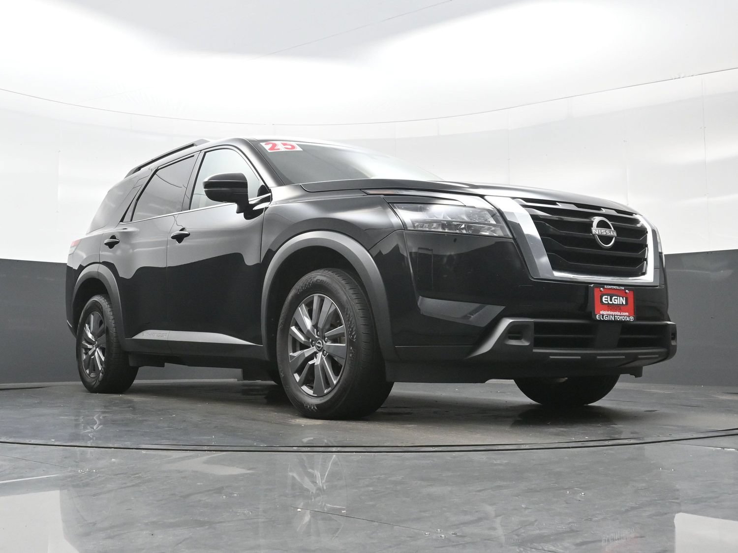 Used 2025 Nissan Pathfinder SV AWD/4WD image 29