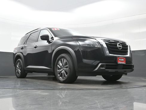 Used 2025 Nissan Pathfinder SV AWD/4WD image 29