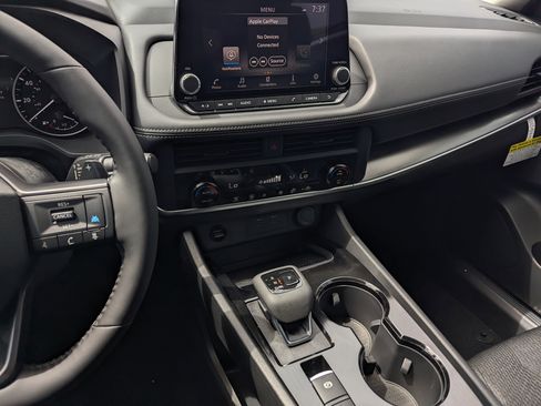 New 2026 Nissan Rogue SV image 10