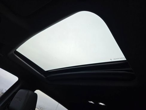 Used 2025 GMC Sierra 1500 AT4 w/ Technology Package image 7