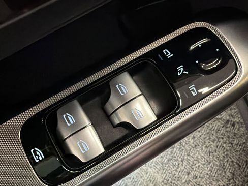 Used 2026 Mercedes-Benz GLC 300 image 18