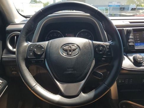 Used 2018 Toyota RAV4 Limited AWD/4WD image 24