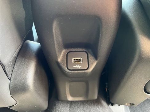 Certified 2023 Jeep Renegade Limited AWD/4WD image 14