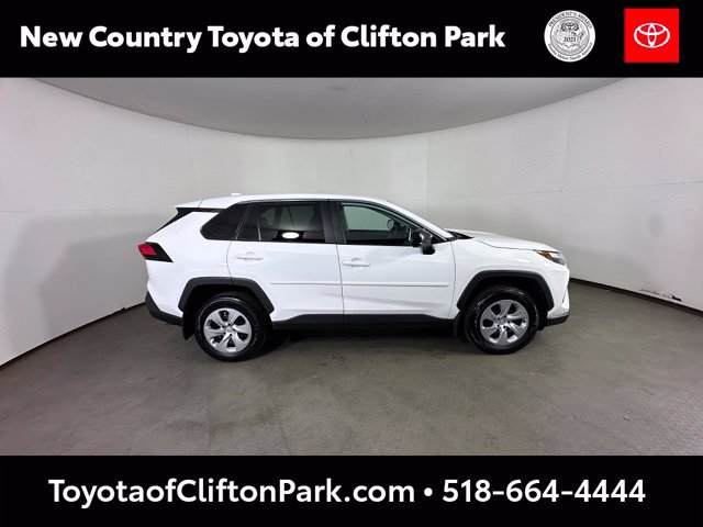 Used 2023 Toyota RAV4 LE AWD/4WD image 8