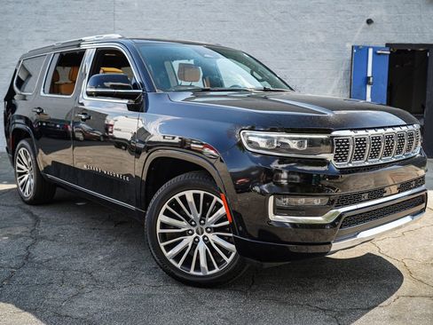 Used 2023 Jeep Grand Wagoneer Series III image 9