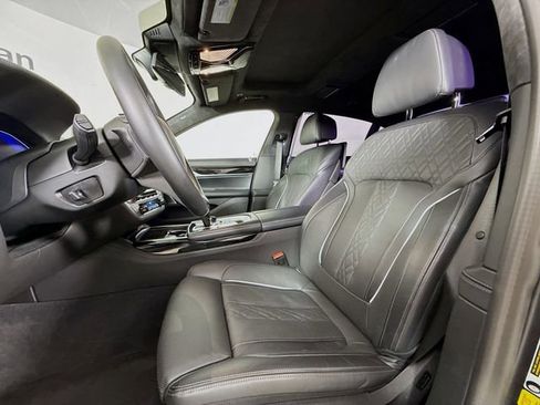 Used 2022 BMW ALPINA B7 xDrive ALPINA B7 xDrive w/ Luxury Rear Seating Package image 22