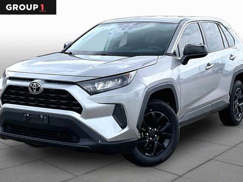 Used 2022 Toyota RAV4 LE FWD image 1