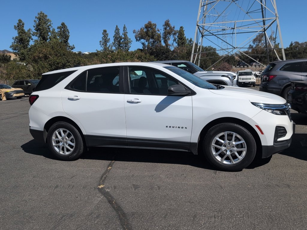 Used 2022 Chevrolet Equinox LS FWD image 3