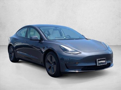 Used 2023 Tesla Model 3 Standard Range RWD image 3