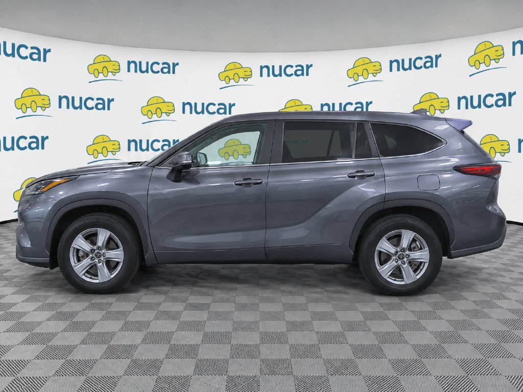 Used 2023 Toyota Highlander LE FWD image 6
