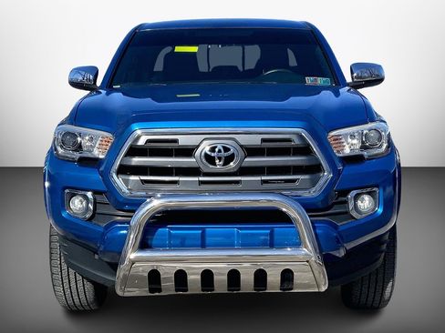 Used 2017 Toyota Tacoma Limited w/ Tow Package image 5