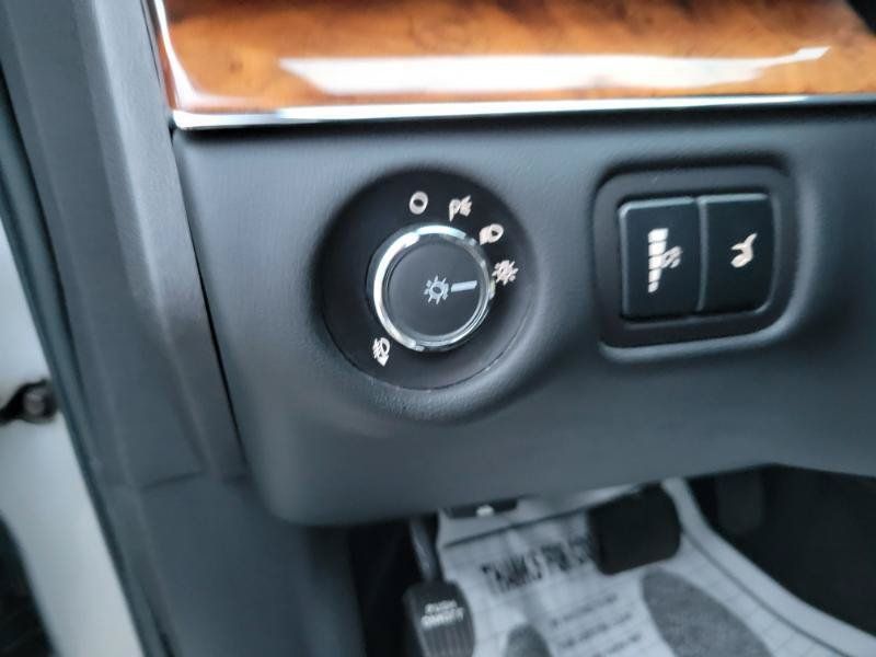 Used 2013 Lincoln MKT AWD image 36