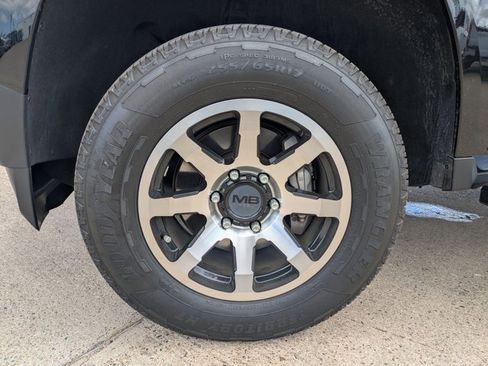 Used 2024 Chevrolet Colorado W/T w/ WT Convenience Package image 18