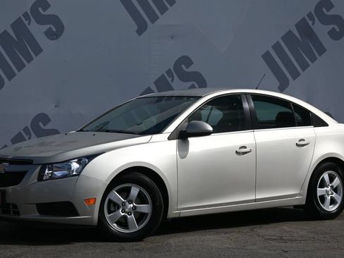 Used 2014 Chevrolet Cruze LT FWD image 1