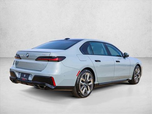 New 2026 BMW 760i xDrive image 5
