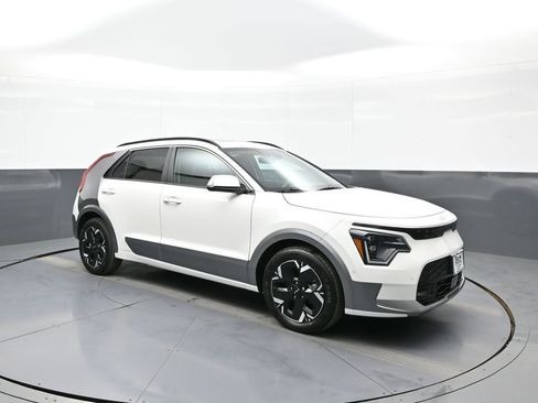 New 2025 Kia Niro Wave w/ Wave Preserve Package image 4