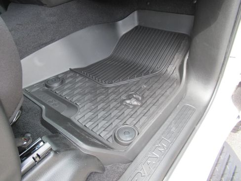 New 2026 RAM 1500 Warlock AWD/4WD image 32