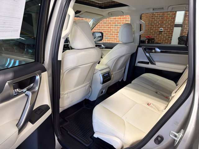 Used 2023 Lexus GX 460 Premium w/ Premium Package AWD/4WD image 30