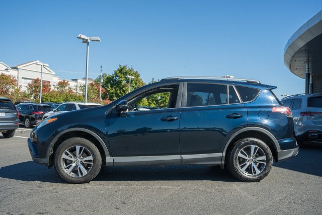 Used 2018 Toyota RAV4 XLE AWD/4WD image 4