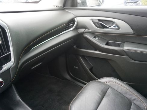 Used 2021 Chevrolet Traverse RS AWD/4WD image 33