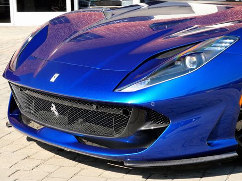Used 2023 Ferrari 812 GTS RWD image 6