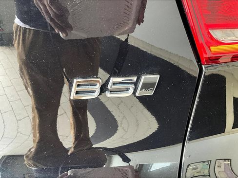 Used 2023 Volvo XC40 B5 Ultimate AWD/4WD image 25