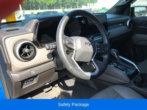 Used 2024 Chevrolet Colorado ZR2 w/ ZR2 Convenience Package III AWD/4WD image 3