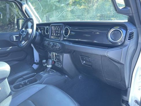 Used 2023 Jeep Wrangler Altitude image 29