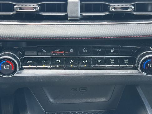 Used 2026 Chevrolet Equinox RS image 23