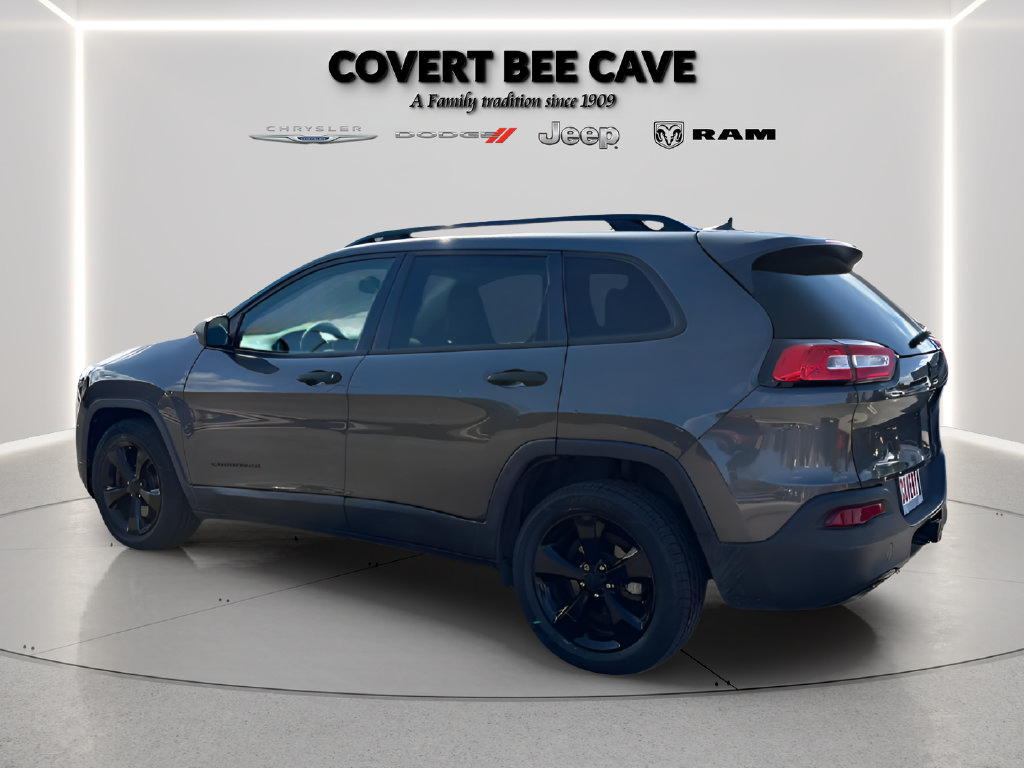 Used 2016 Jeep Cherokee Sport FWD image 8