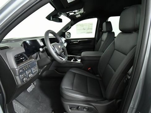 New 2026 Chevrolet Suburban LT w/ Comfort Package image 5