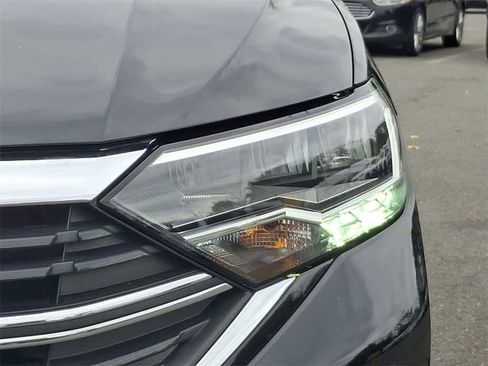 Used 2023 Volkswagen Jetta SE image 30