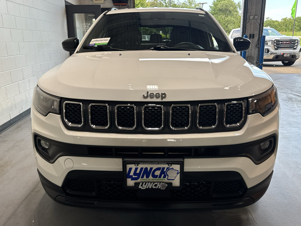 Used 2024 Jeep Compass Latitude AWD/4WD image 8