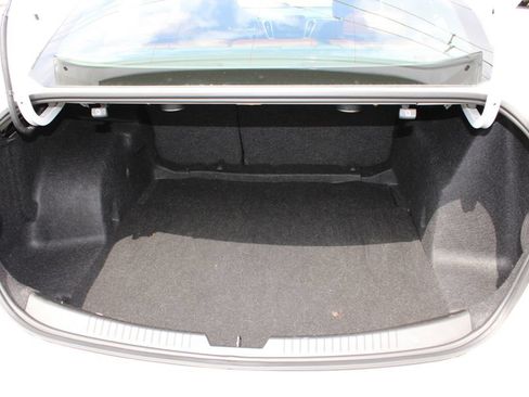 Used 2016 Chevrolet Malibu LT w/ Leather Package FWD image 18
