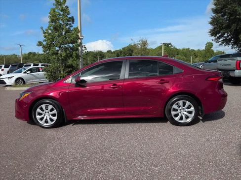 Certified 2025 Toyota Corolla LE FWD image 3