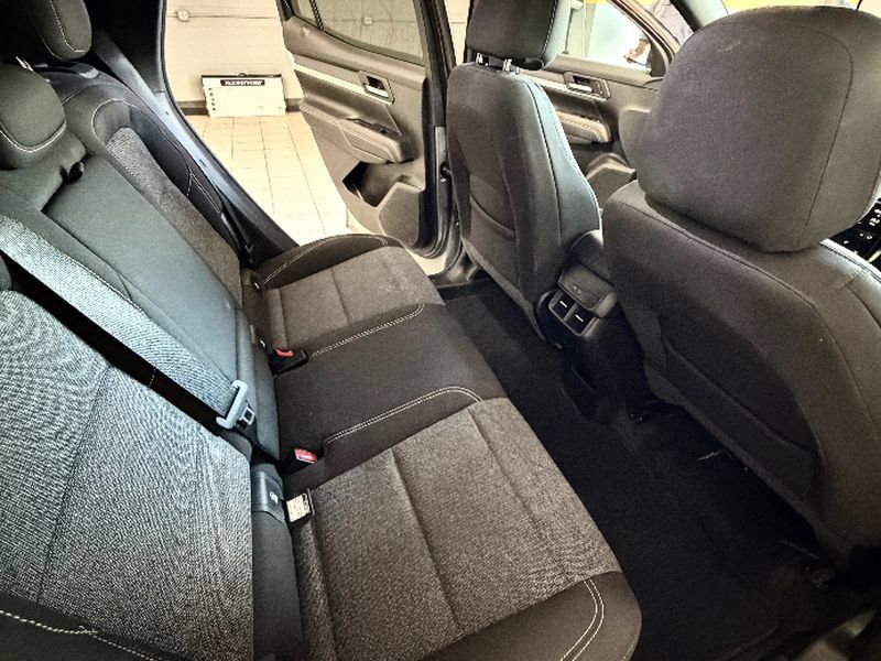 Used 2025 GMC Terrain Elevation FWD image 17
