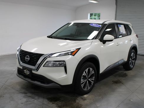 Used 2023 Nissan Rogue SV FWD image 4