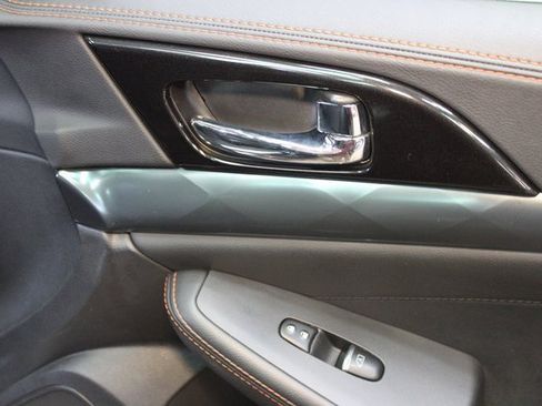 Used 2020 Nissan Maxima SR image 9