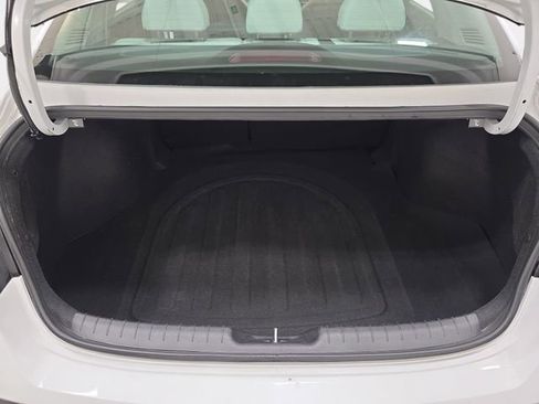 Used 2024 Hyundai Elantra Limited FWD image 35