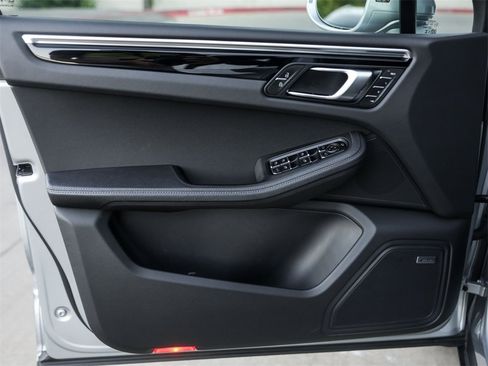 Used 2024 Porsche Macan S image 33