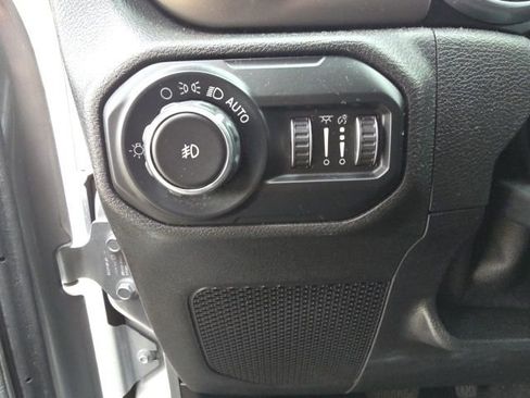 Used 2020 Jeep Wrangler Unlimited Sport image 10