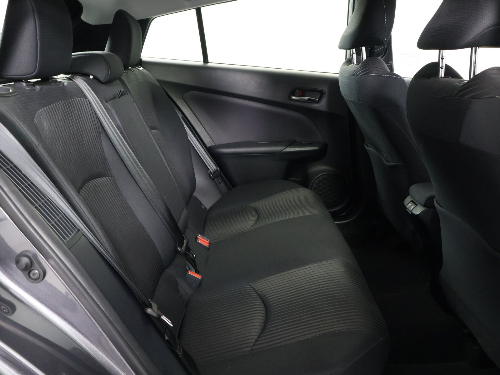Used 2021 Toyota Prius Prime LE w/ Carpet Mat Package (TMS) FWD image 29