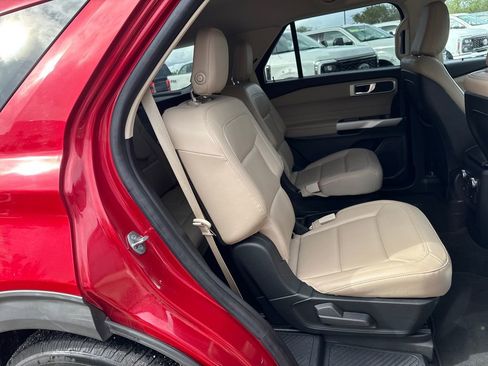 Certified 2020 Ford Explorer XLT w/ Equipment Group 202A image 26
