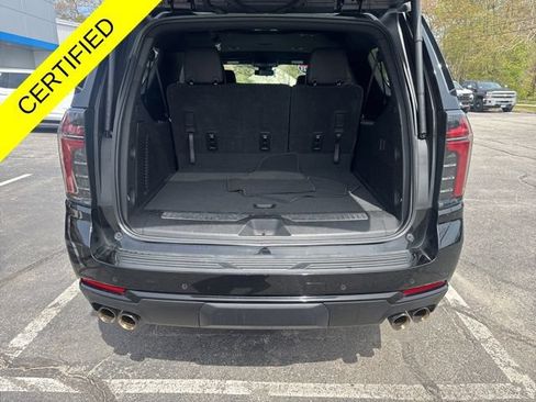 Used 2025 Chevrolet Suburban Z71 AWD/4WD image 24
