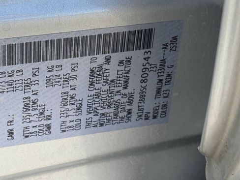 Used 2025 Nissan Rogue SV AWD/4WD image 31