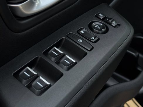 Used 2025 Honda Pilot Black Edition image 11