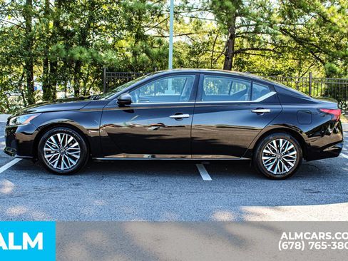 Used 2024 Nissan Altima 2.5 SV FWD image 6