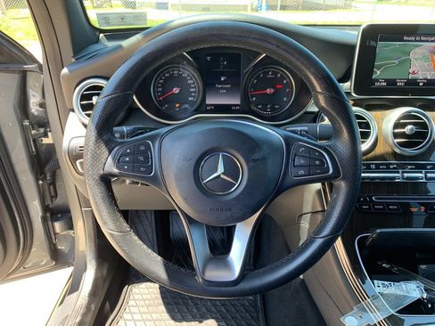 Used 2017 Mercedes-Benz GLC 300 4MATIC image 28