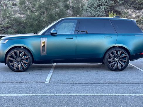 New 2025 Land Rover Range Rover SV image 2